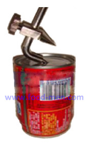 Abrelatas sanitario para latas 1: Coloque el abrelatas vertical y perfora el centro de la lata con la punta del abrelatas